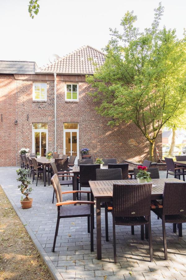 Hotel Altes Pfarrhaus Geldern Exterior foto