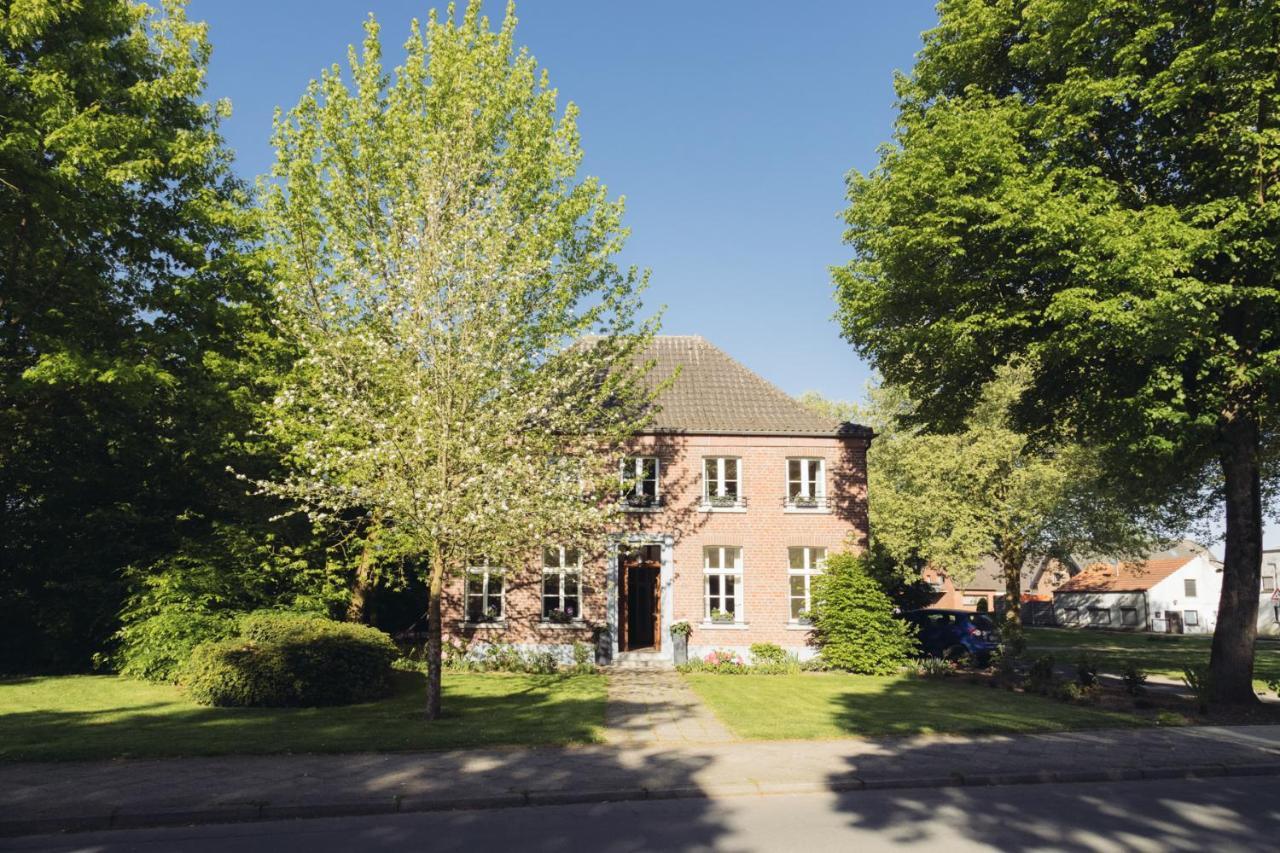 Hotel Altes Pfarrhaus Geldern Exterior foto